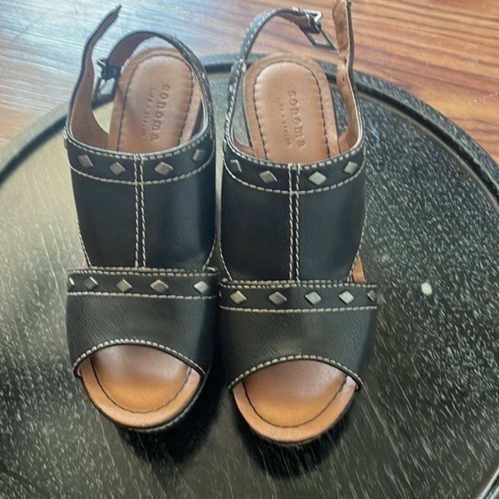 SONOMA LIFE & STYLE WEDGE SANDALS Sz 6.5. Used